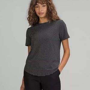 Lululemon: Love Crew Short Sleeve t-Shirt
